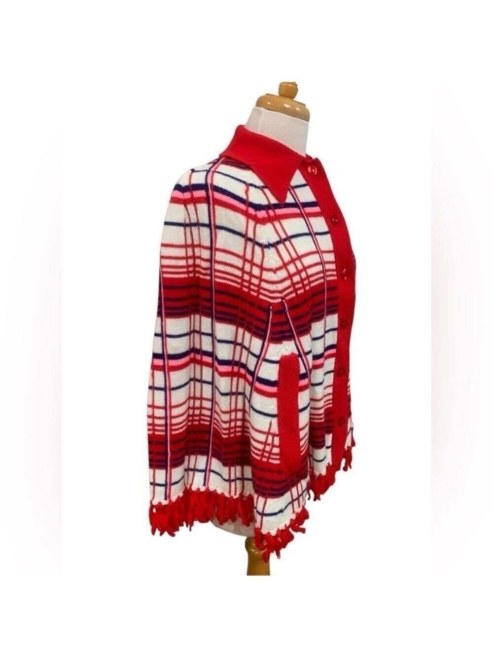 Vintage 70’s knit button up cape in multicolor plaid with fringe detail size S/M - Picture 3 of 6